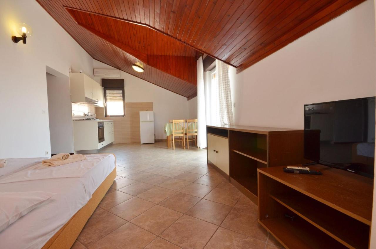 Apartment And Rooms Mrkovic Vodice Eksteriør billede