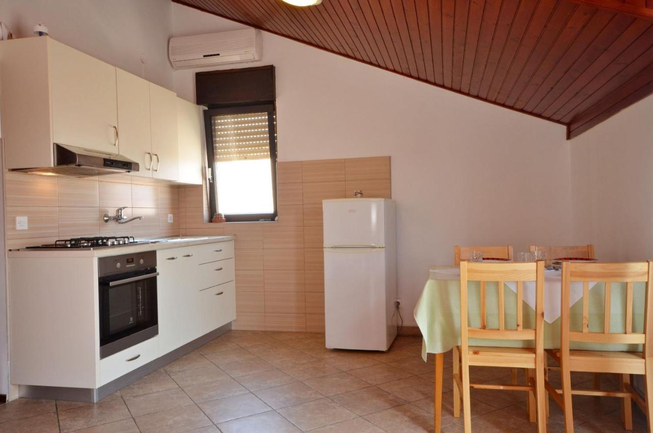 Apartment And Rooms Mrkovic Vodice Eksteriør billede