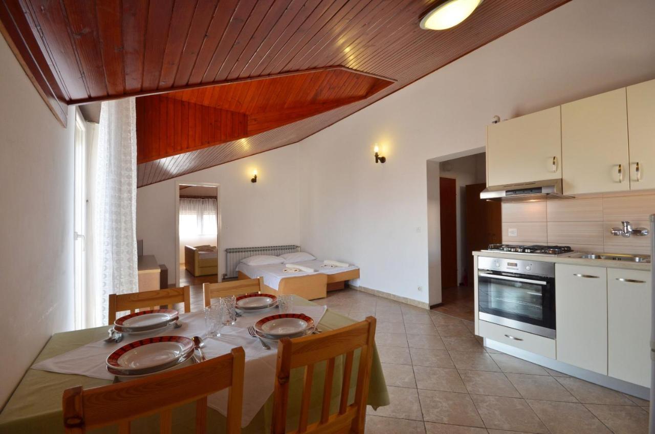 Apartment And Rooms Mrkovic Vodice Eksteriør billede