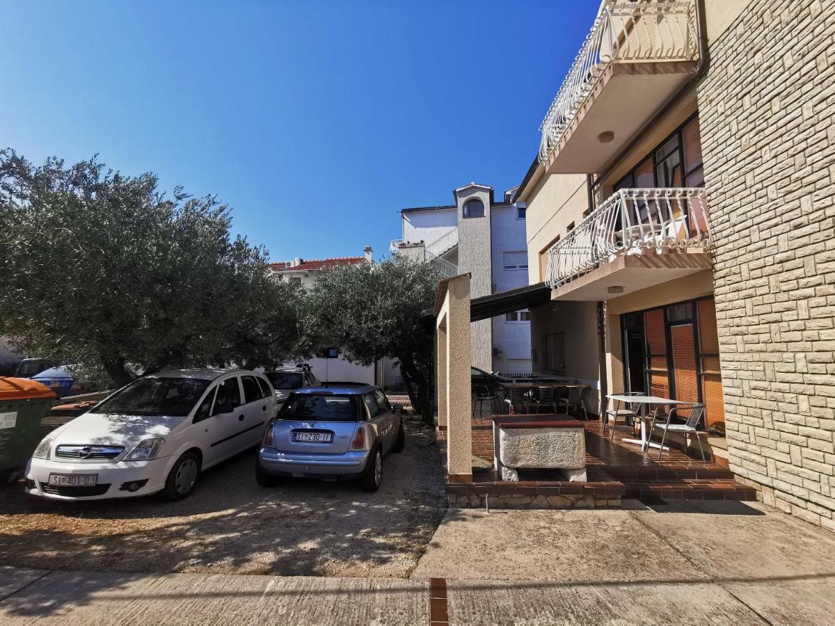 Apartment And Rooms Mrkovic Vodice Eksteriør billede