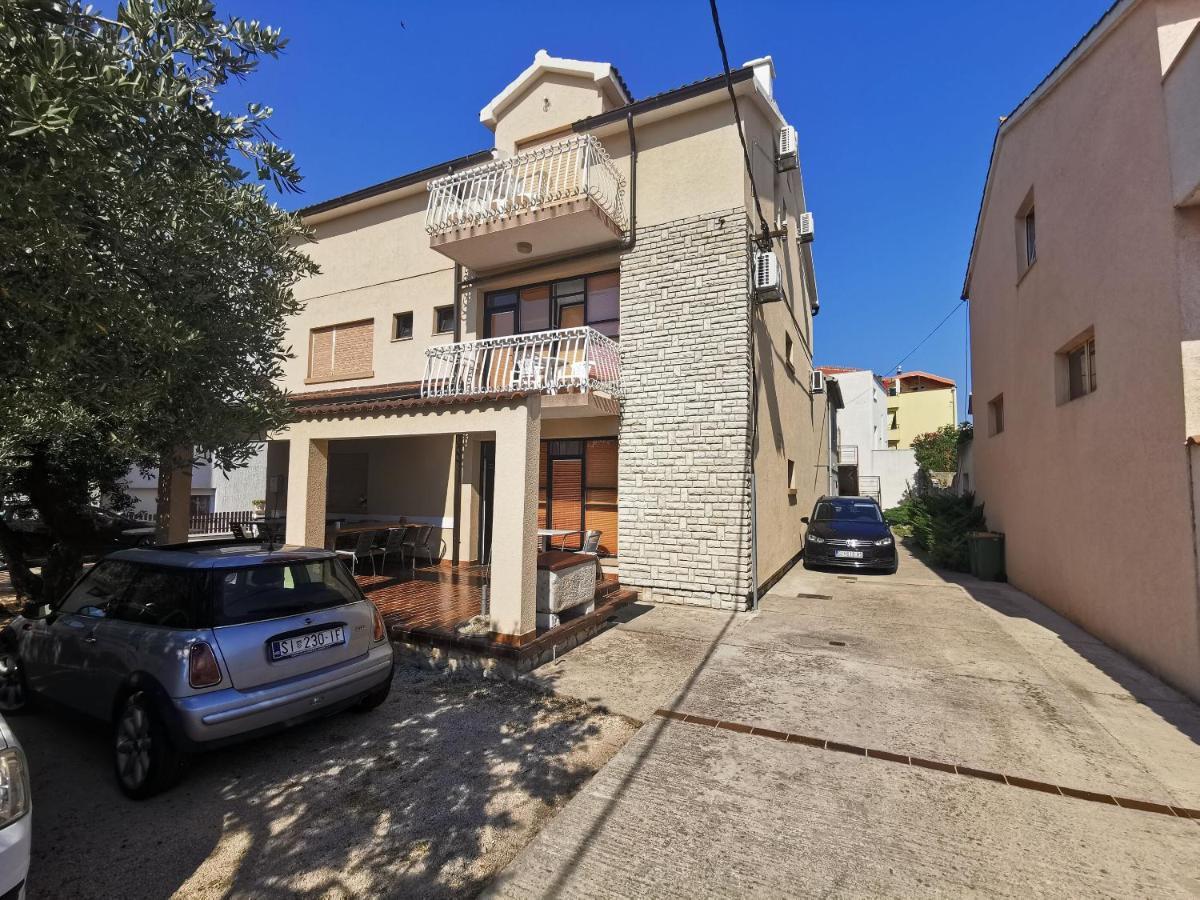 Apartment And Rooms Mrkovic Vodice Eksteriør billede