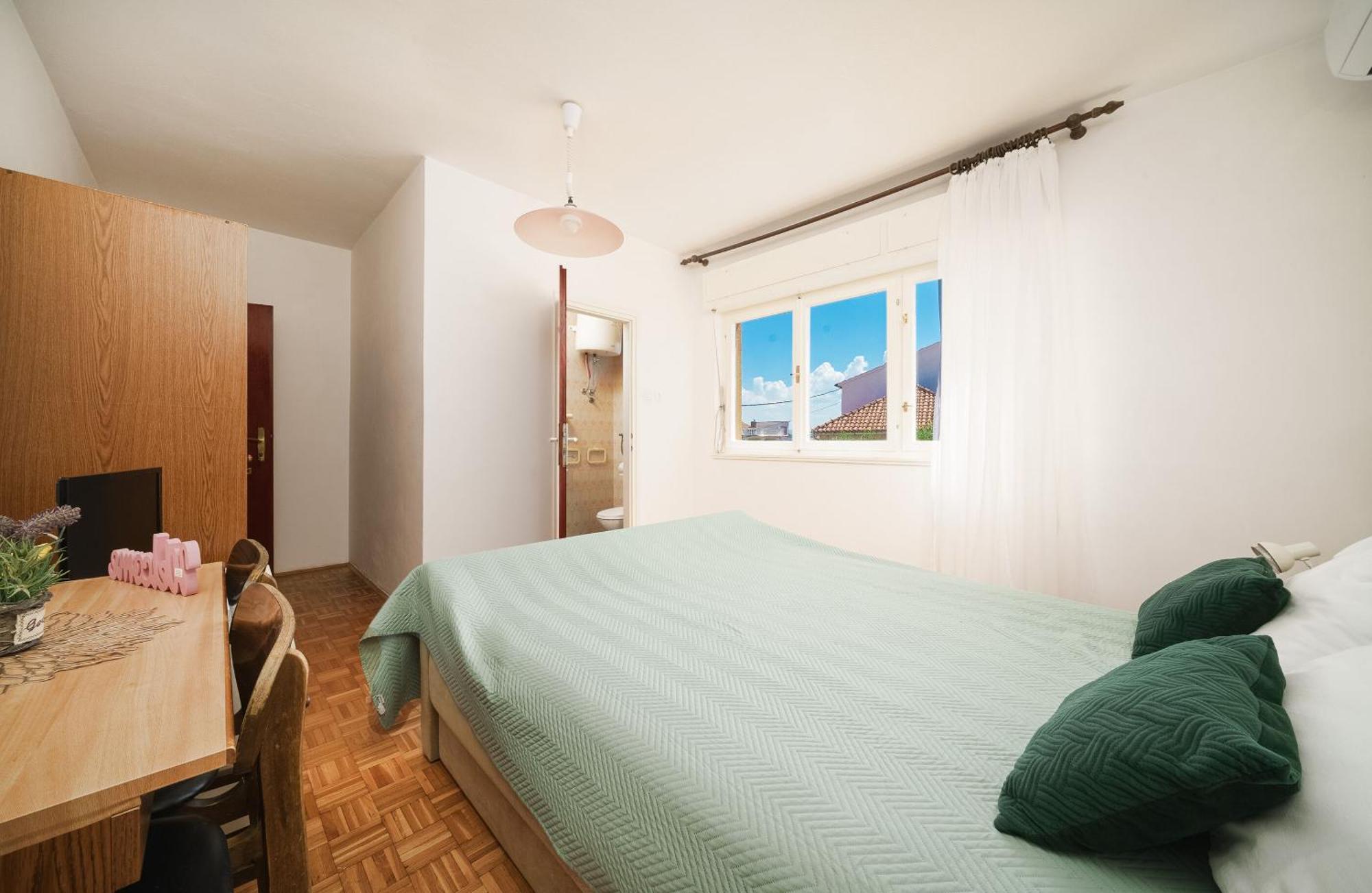 Apartment And Rooms Mrkovic Vodice Eksteriør billede
