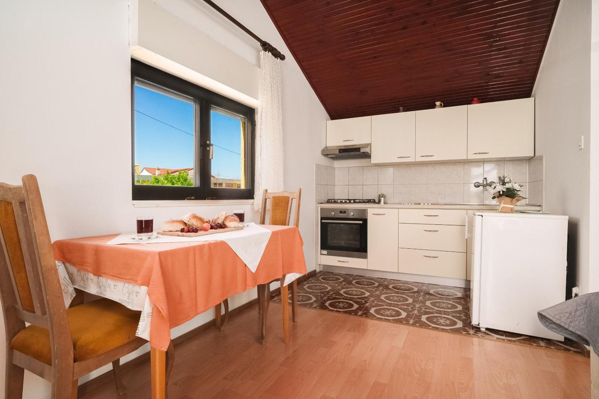 Apartment And Rooms Mrkovic Vodice Eksteriør billede