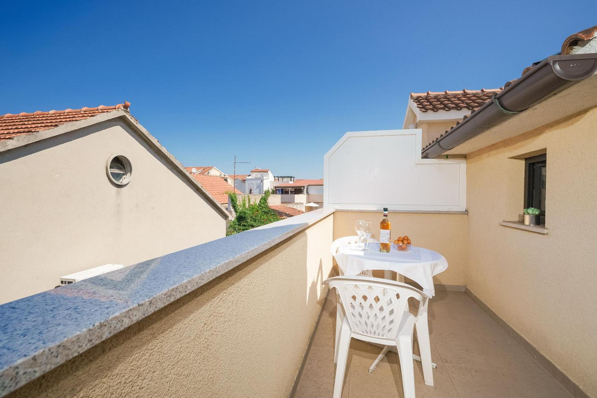Apartment And Rooms Mrkovic Vodice Eksteriør billede