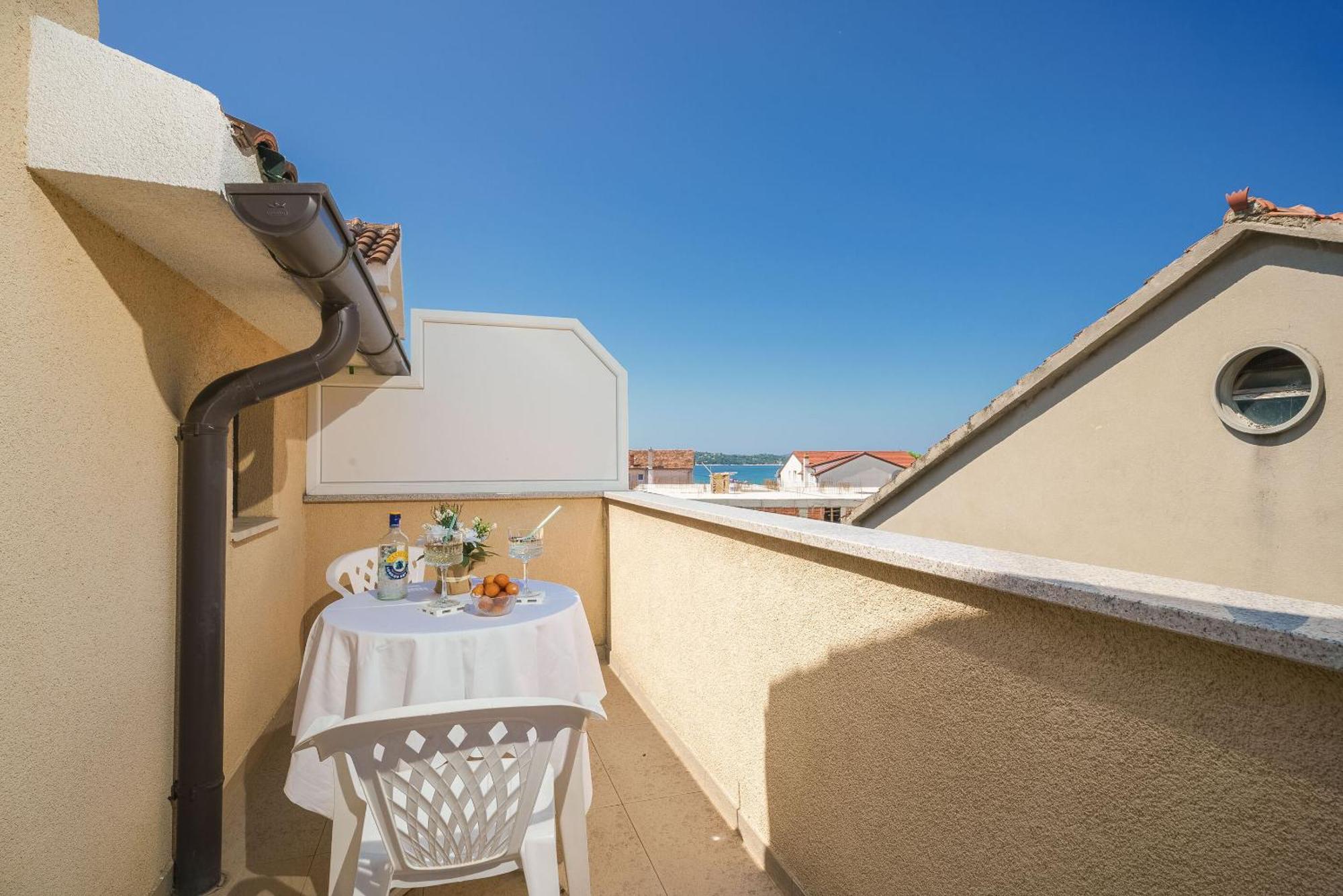 Apartment And Rooms Mrkovic Vodice Eksteriør billede